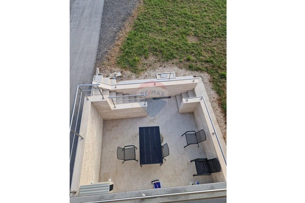 Hiša Gornji Karin, Obrovac, 330m2