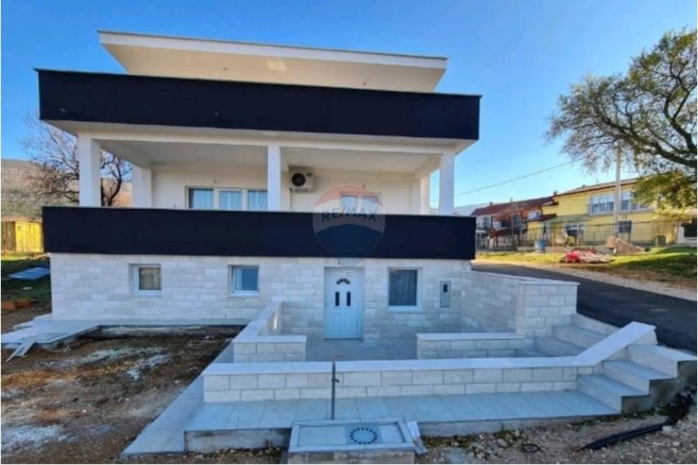 Hiša Gornji Karin, Obrovac, 330m2