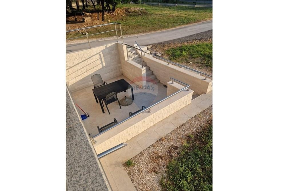 Hiša Gornji Karin, Obrovac, 330m2