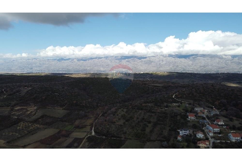 Zemljišče Radovin, Ražanac, 981m2