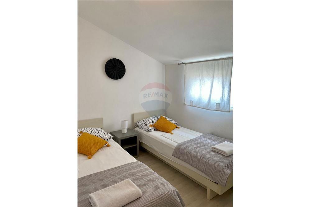 Apartma Vidalići, Novalja, 75m2