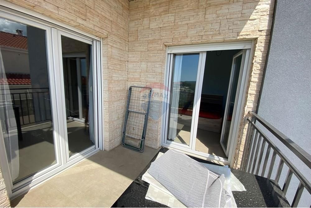 MASLENICA, PRITLIČNI APARTMA S POGLEDOM NA MORJE