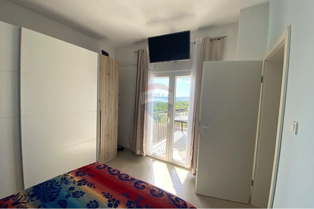 MASLENICA, PRITLIČNI APARTMA S POGLEDOM NA MORJE