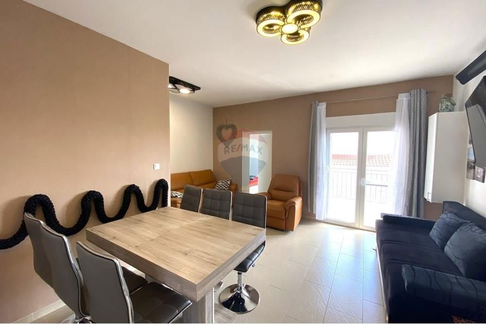 MASLENICA, PRITLIČNI APARTMA S POGLEDOM NA MORJE