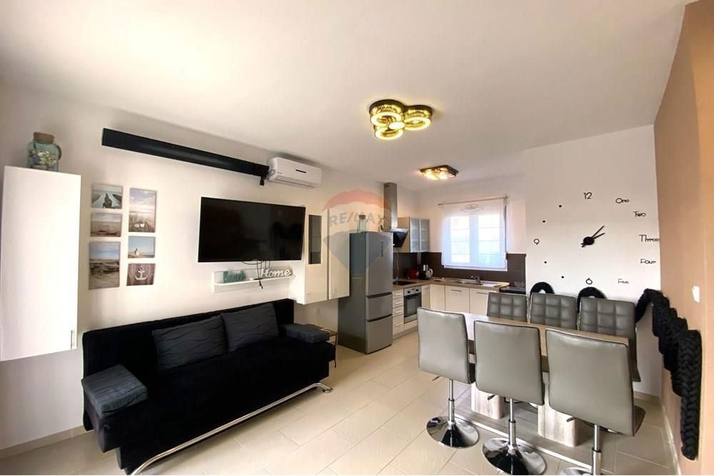 MASLENICA, PRITLIČNI APARTMA S POGLEDOM NA MORJE