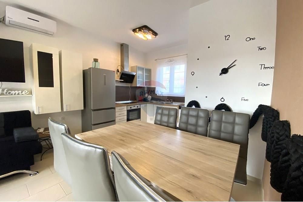 MASLENICA, PRITLIČNI APARTMA S POGLEDOM NA MORJE