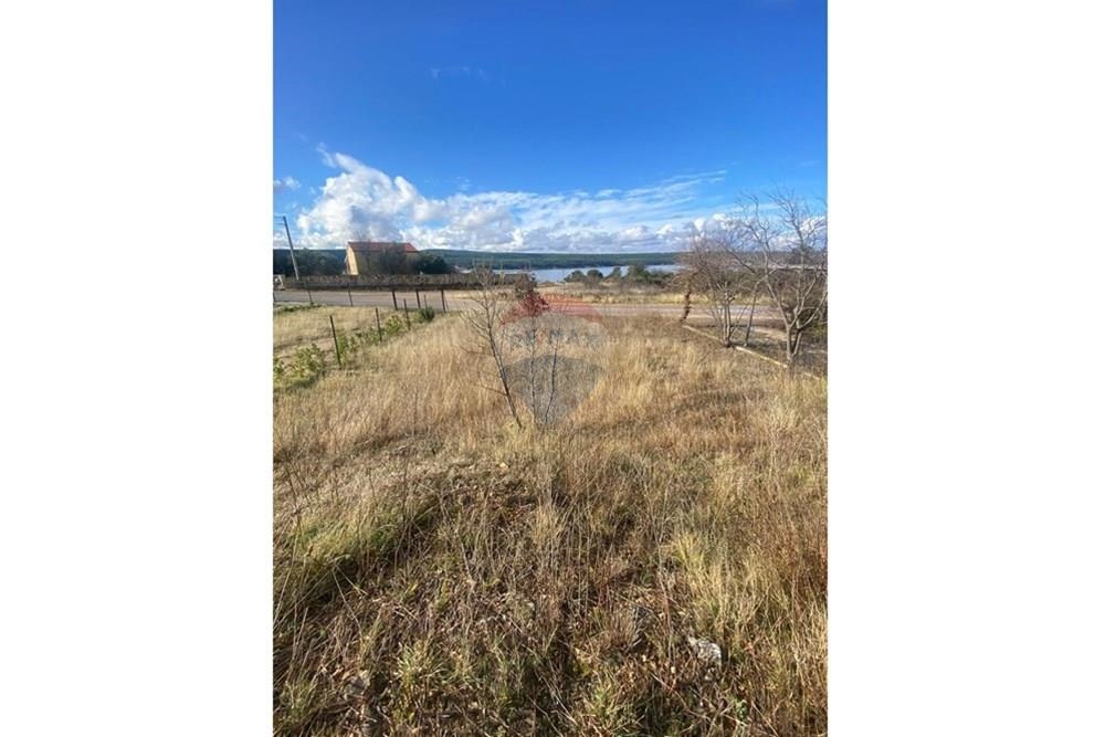 Zemljišče Gornji Karin, Obrovac, 419m2