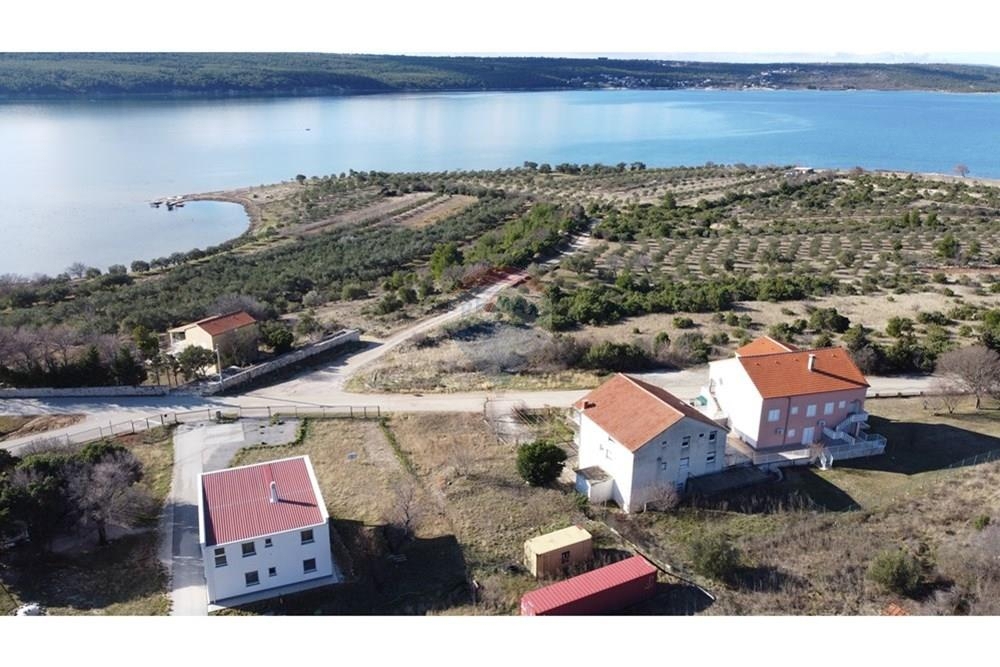 Zemljišče Gornji Karin, Obrovac, 419m2