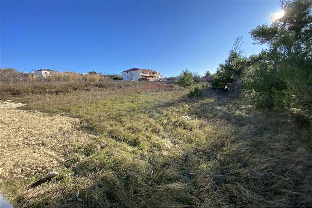 Zemljišče Rtina, Ražanac, 970m2