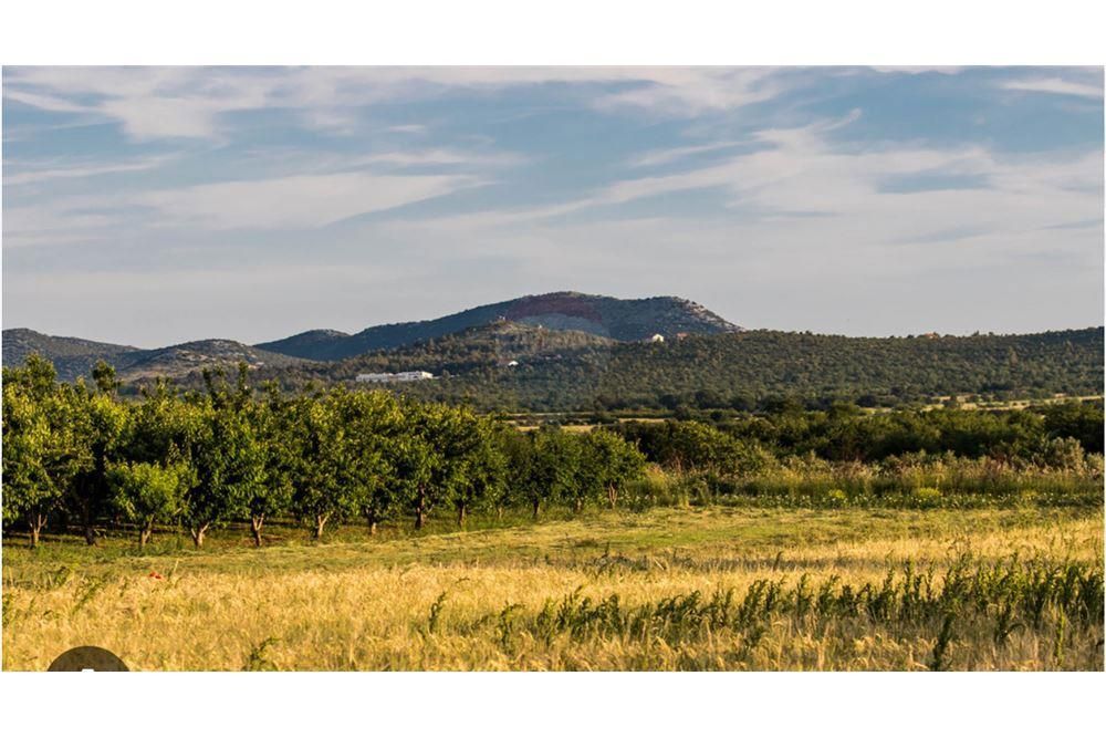 Zemljišče Zemunik Donji, 842m2