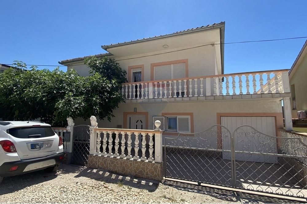 ZADAR - SOKIN BRIG - DRUŽINSKA HIŠA S 4 SPALNICAMI
