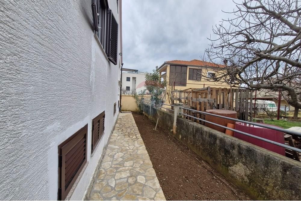 Hiša Turanj, Sveti Filip I Jakov, 498m2