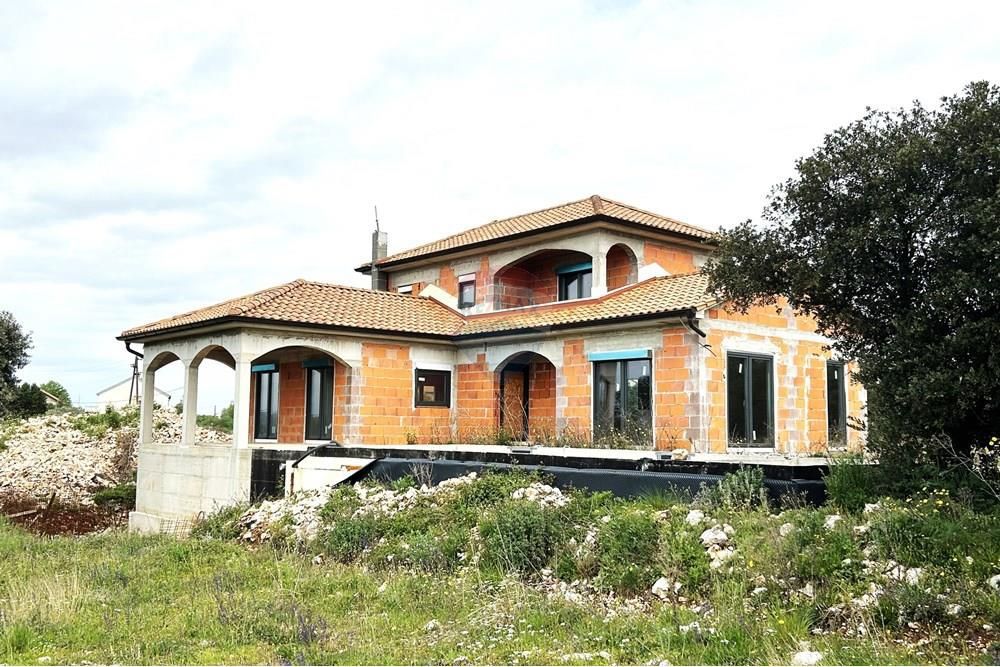 Hiša Donja Jagodnja, Polača, 713m2