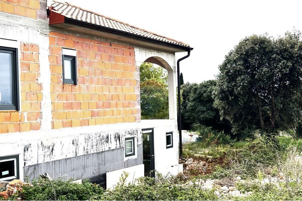 Hiša Donja Jagodnja, Polača, 713m2