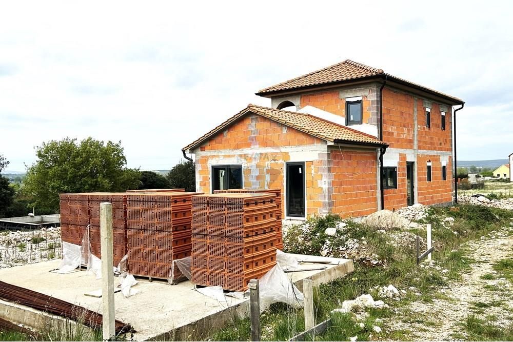 Hiša Donja Jagodnja, Polača, 713m2