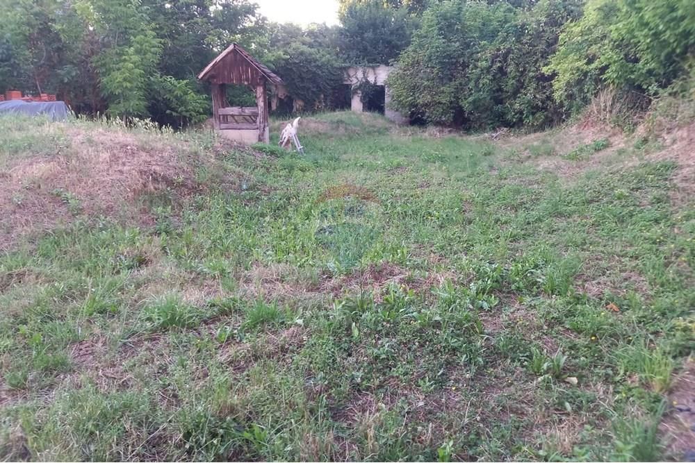 Zemljišče Centar, Virovitica, 922m2