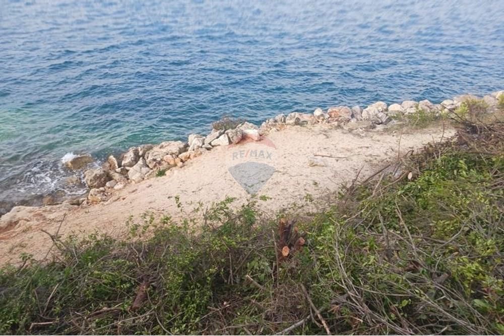 Zemljišče Zverinac, Sali, 1.066m2