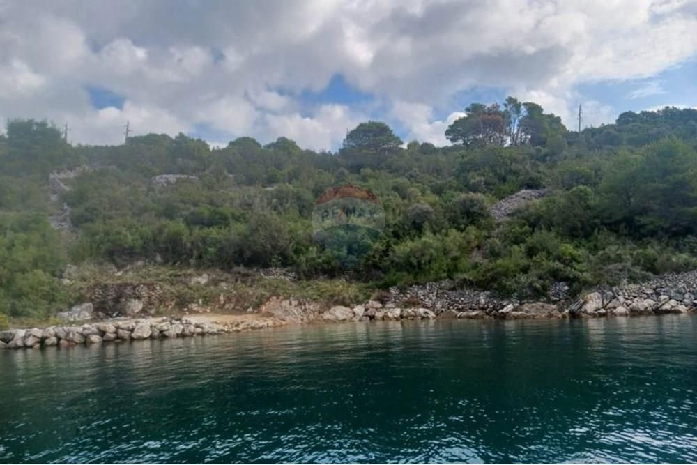 Zemljišče Zverinac, Sali, 1.066m2