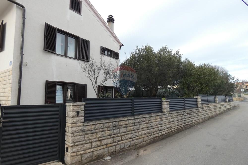 Hiša Turanj, Sveti Filip I Jakov, 211m2