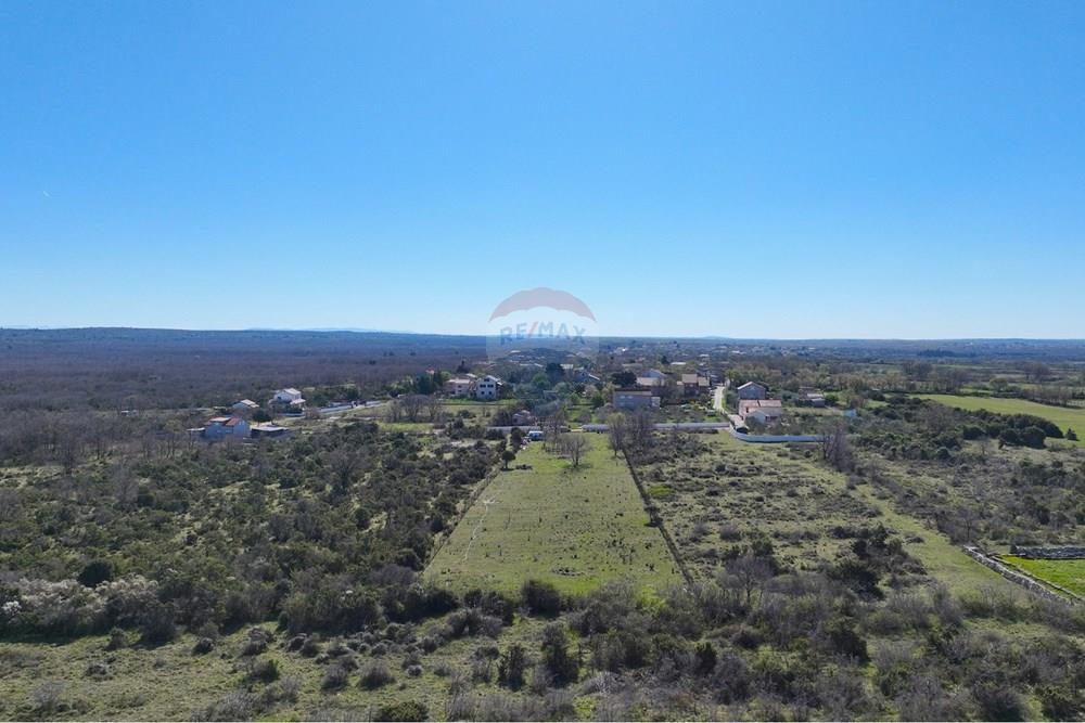 Zemljišče Poljica, Vrsi, 4.877m2