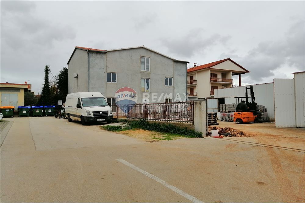 Poslovni prostor Smiljevac, Zadar, 388m2