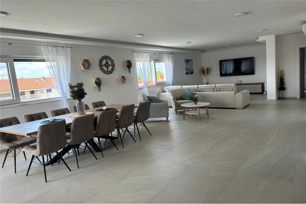 Apartma Privlaka, 151,53m2