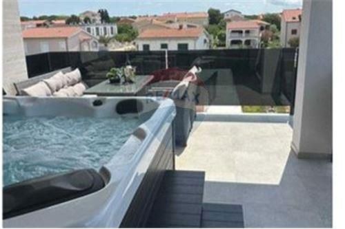 Apartma Privlaka, 151,53m2