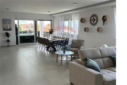 Apartma Privlaka, 151,53m2