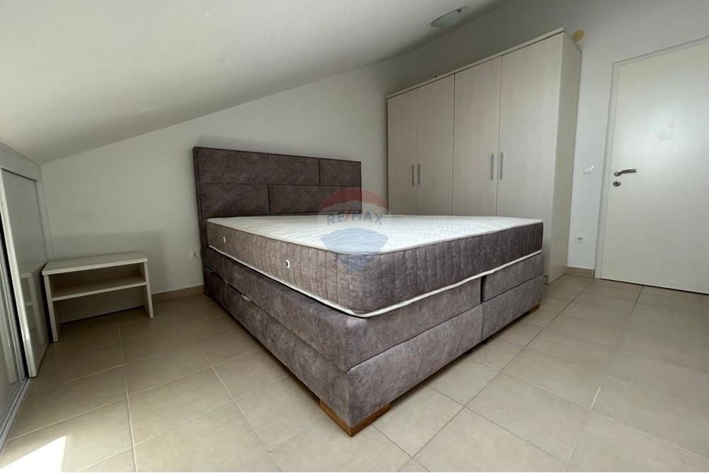 Stanovanje Novalja, 68,90m2