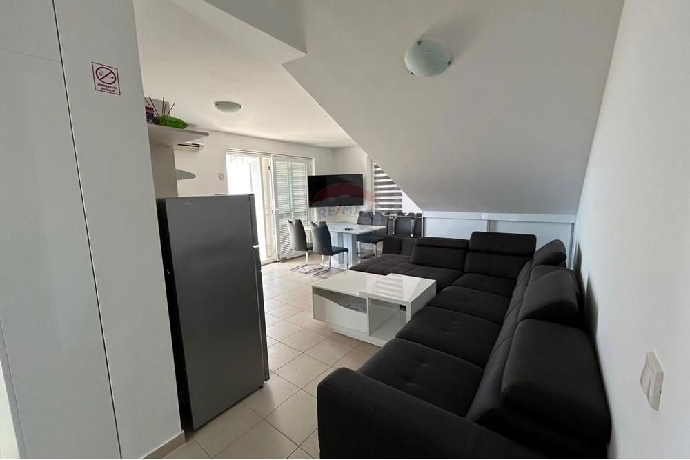 Stanovanje Novalja, 68,90m2