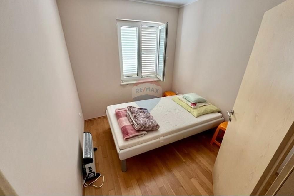 Stanovanje Novalja, 93m2