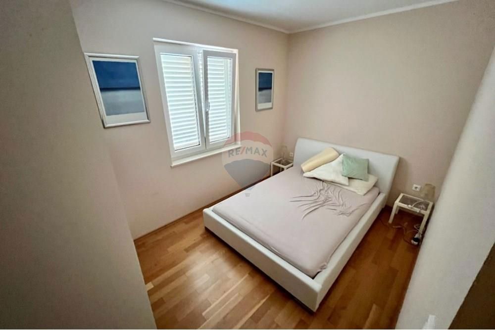 Stanovanje Novalja, 93m2