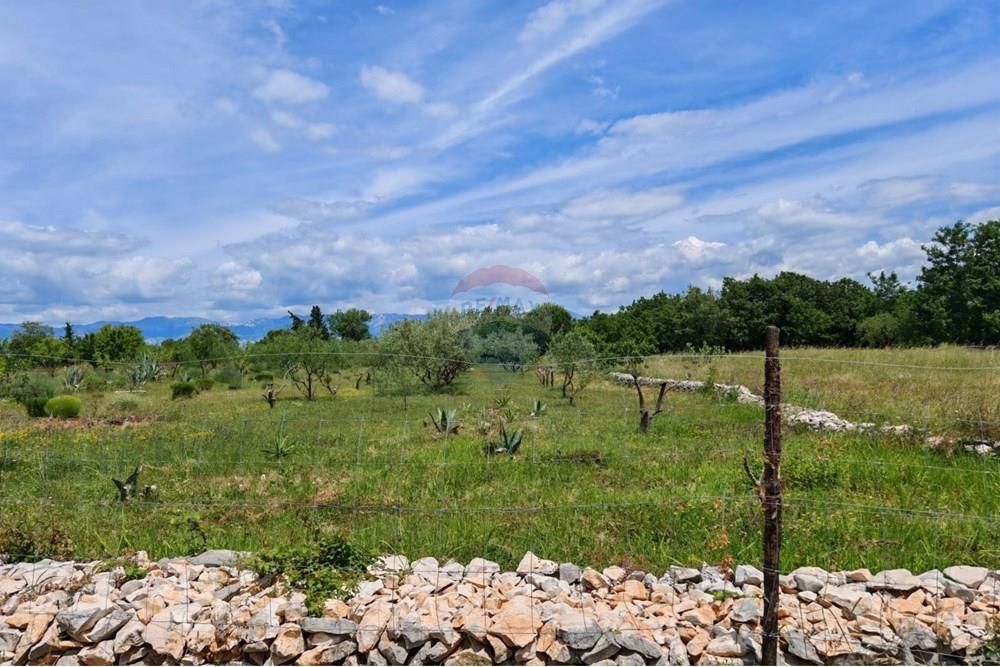 Zemljišče Poličnik, 700m2