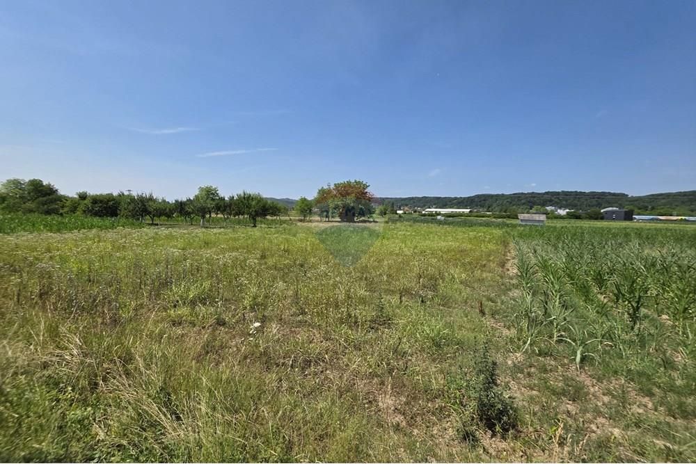 Zemljišče Brdovec, 2.371m2
