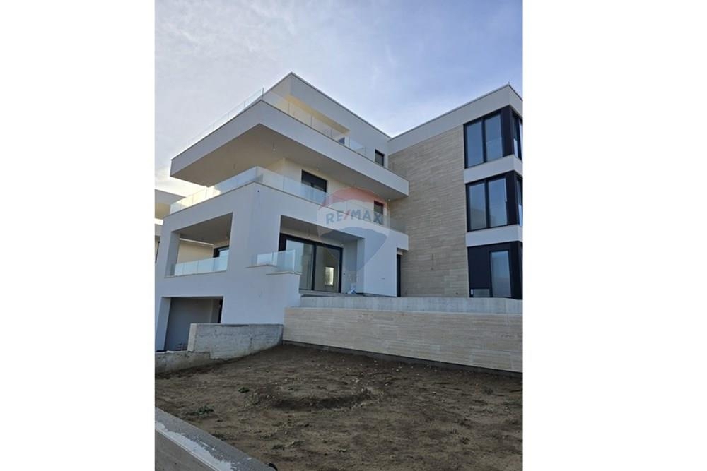 Hiša Vinjerac, Posedarje, 441m2