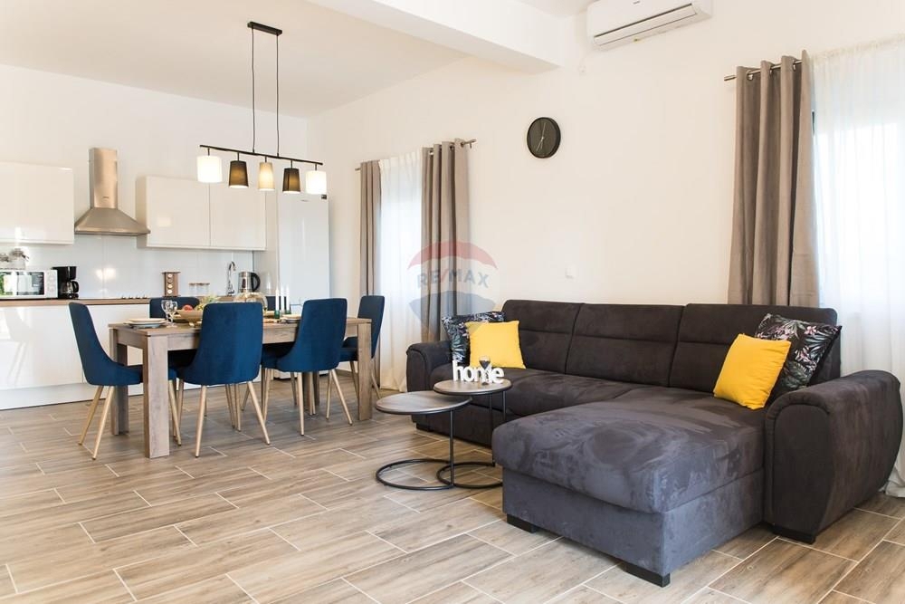 Hiša Perušić, 188m2