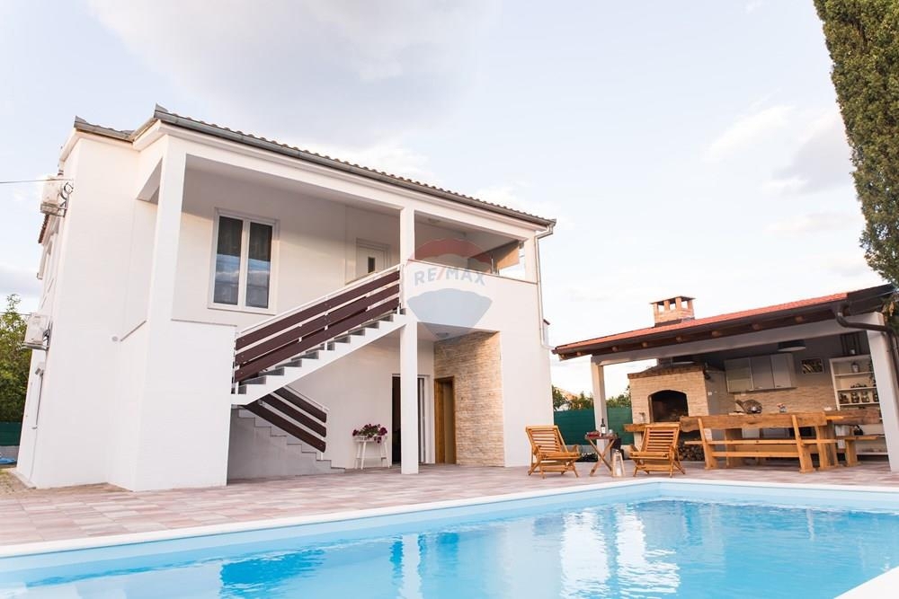 Hiša Perušić, 188m2