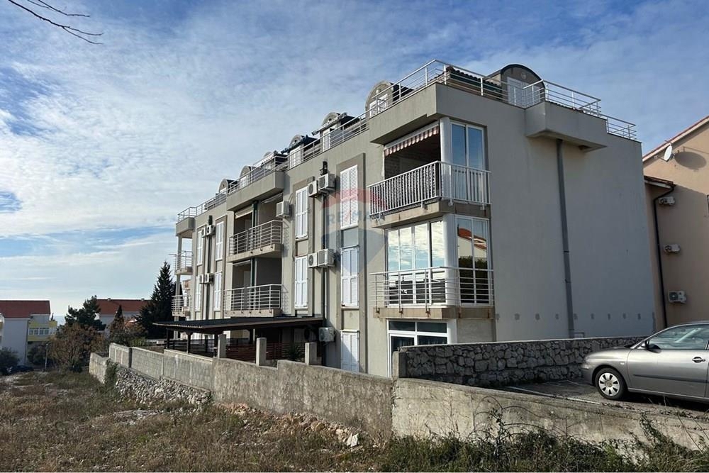 Stanovanje Novalja, 60,73m2