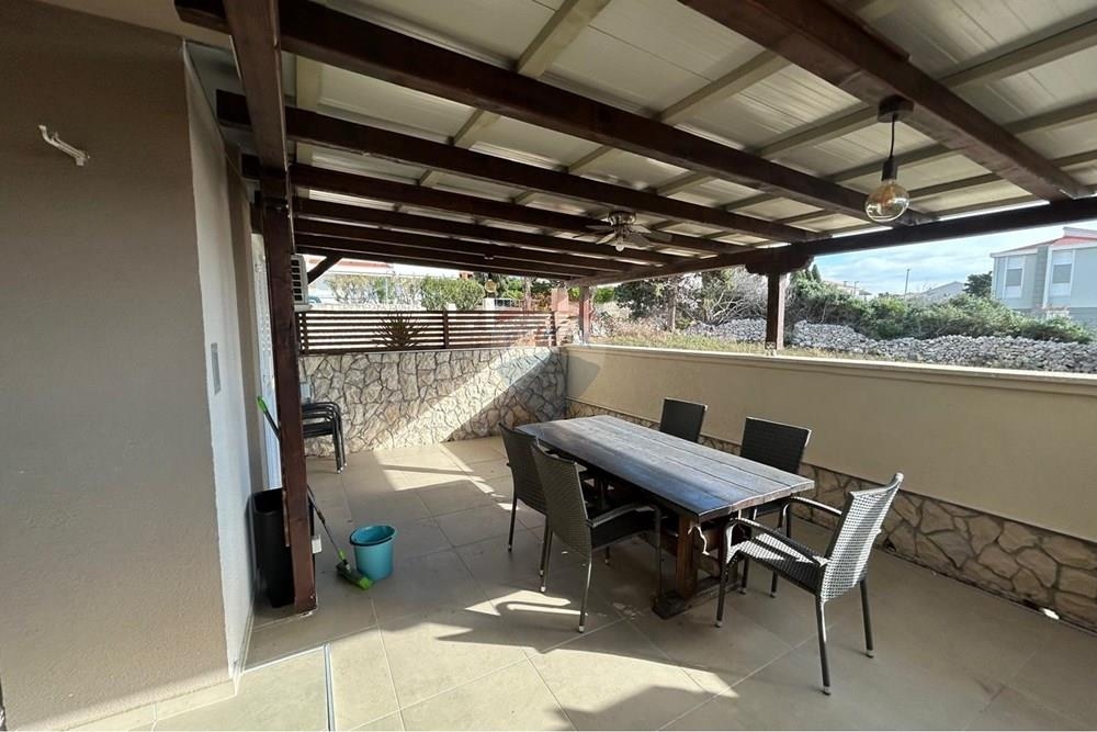 Stanovanje Novalja, 60,73m2