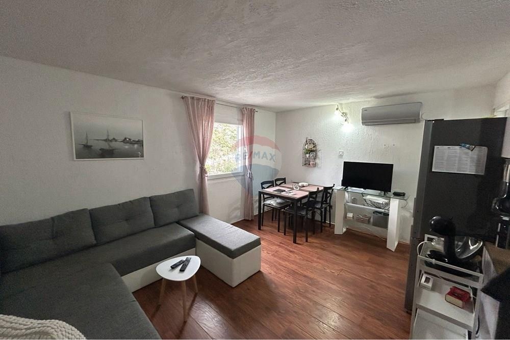 Stanovanje Karlobag, 36,43m2