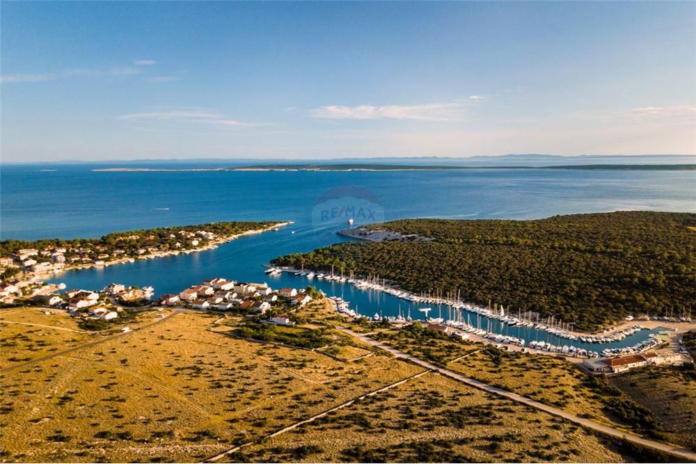 Šimuni - stavba. zemljišče 732m2 - BLIŽINA MORJA