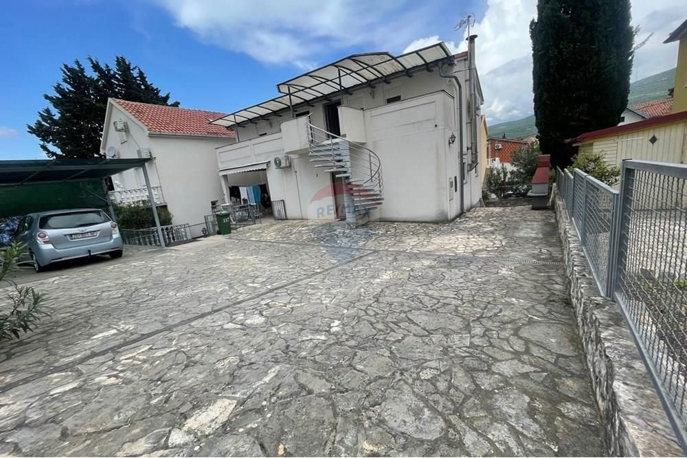 Hiša Gornji Karin, Obrovac, 170m2