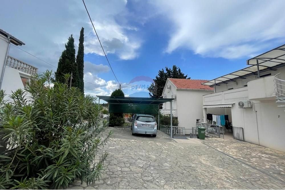 Hiša Gornji Karin, Obrovac, 170m2