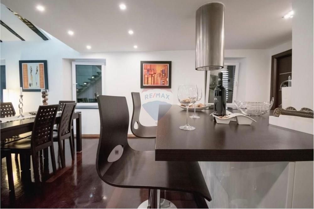 Stanovanje Grad, Šibenik, 90m2