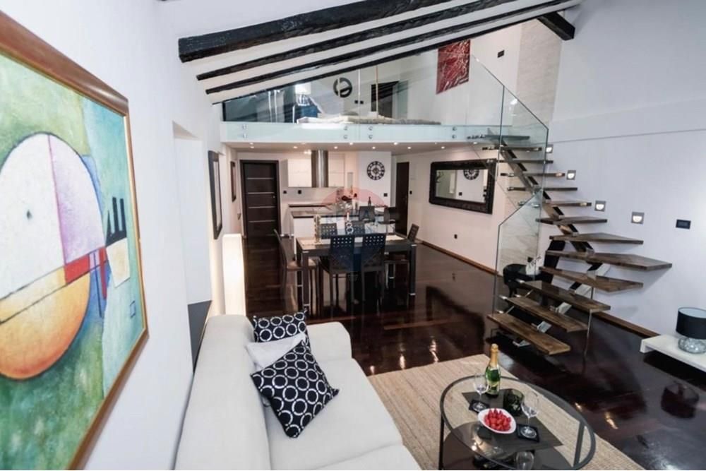 Stanovanje Grad, Šibenik, 90m2