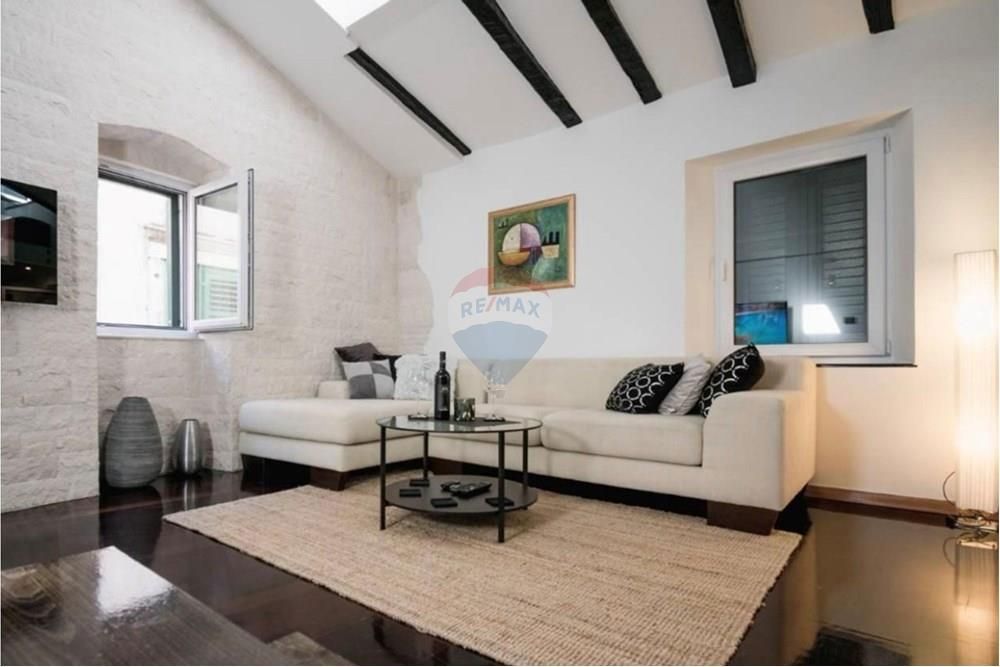 Stanovanje Grad, Šibenik, 90m2