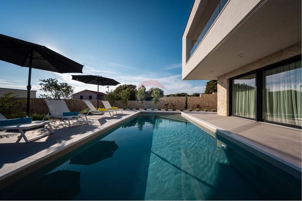 Hiša Mandre, Kolan, 220m2