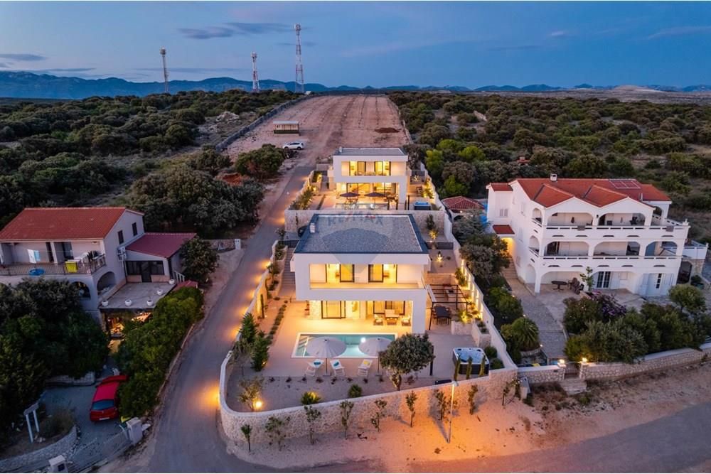 Hiša Mandre, Kolan, 220m2