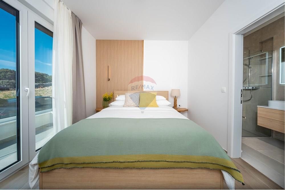 Hiša Mandre, Kolan, 220m2