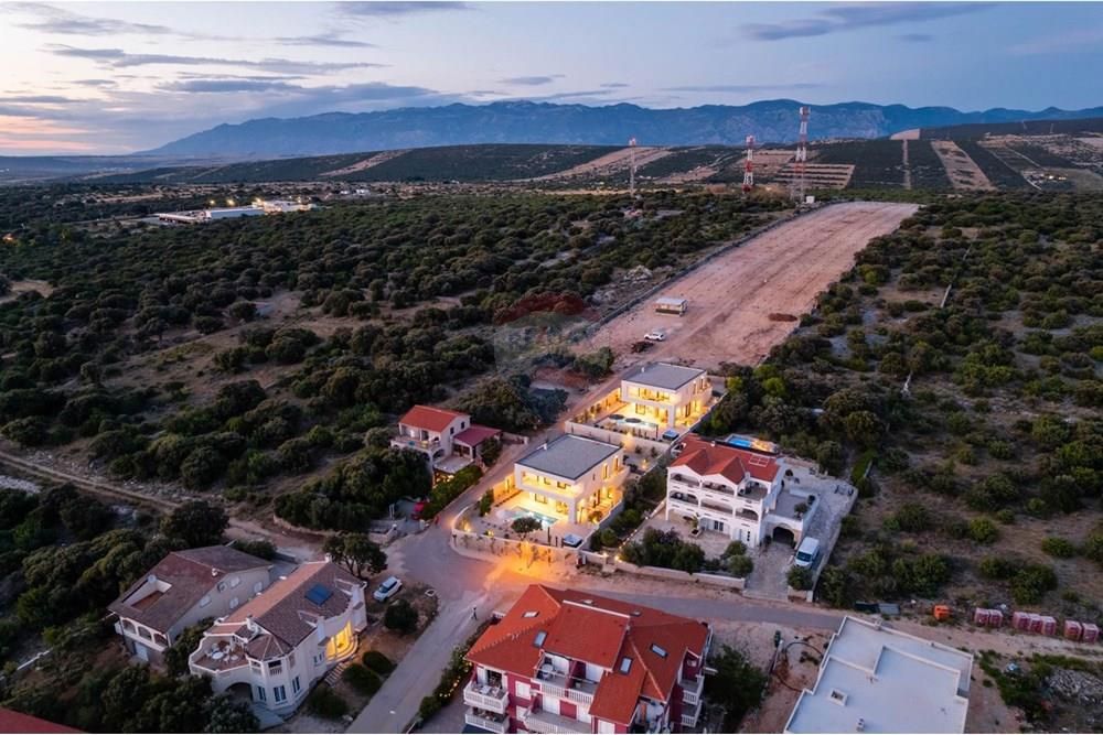 Hiša Mandre, Kolan, 220m2